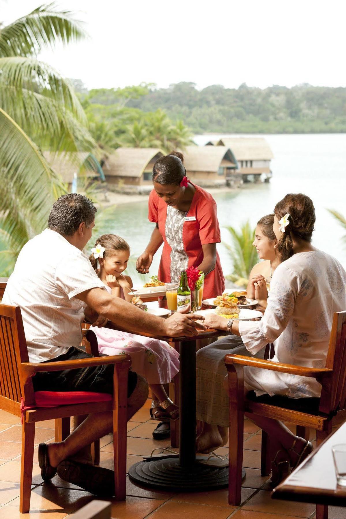 Holiday Inn Resort Vanuatu By Ihg Port Vila Restaurant photo